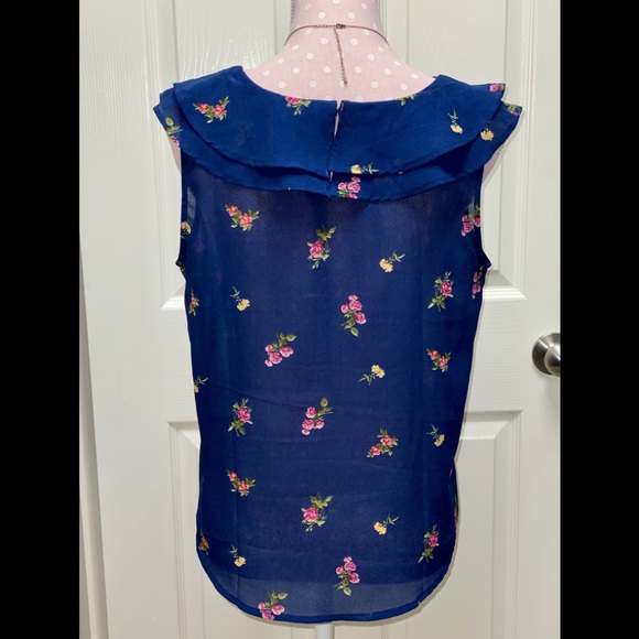 SOLD Sheer top - Picture 3 of 3